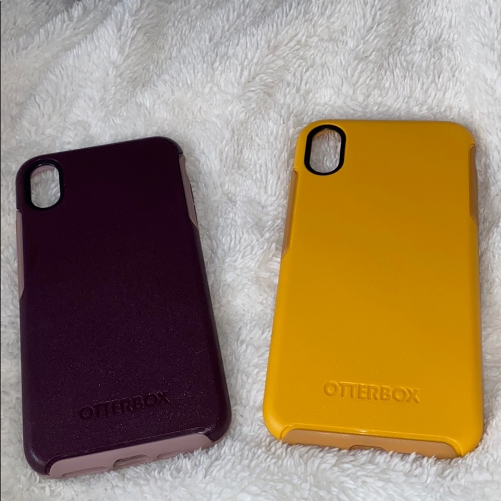 2 Otter box iPhone XS MAX